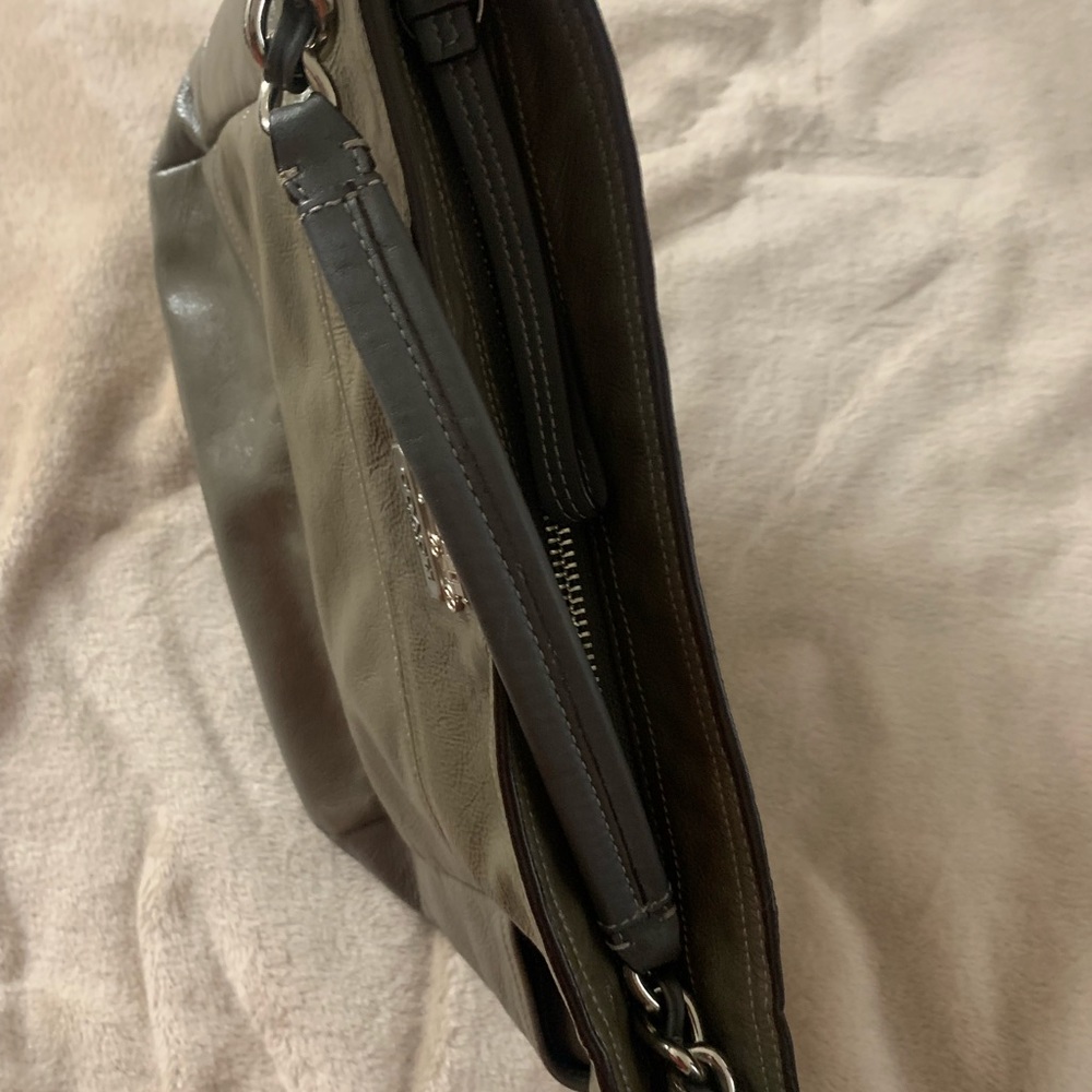 Coach Olive 🫒 Green Hobo patent Leather size medium - Picture 7 of 12